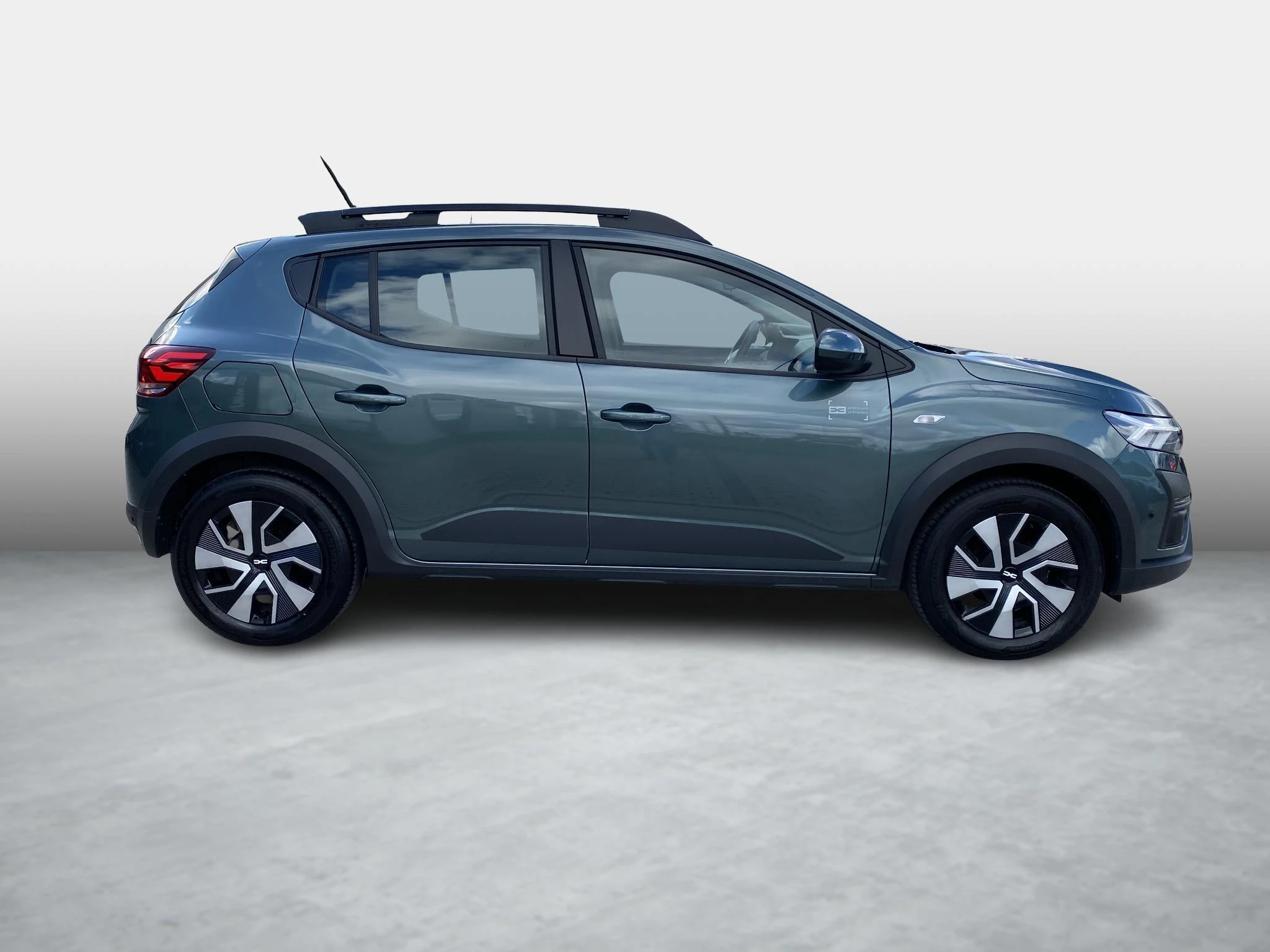 Dacia-Sandero Stepway-image-2