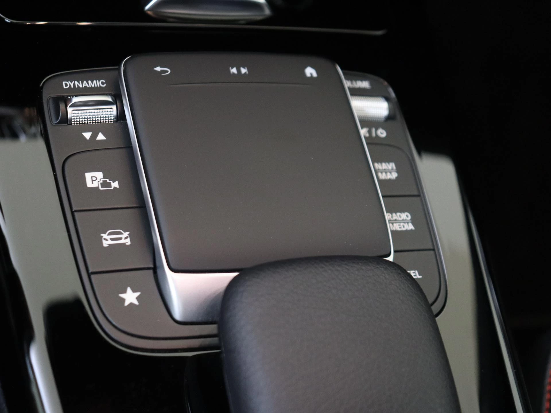 Mercedes-Benz-A-Klasse-image-20