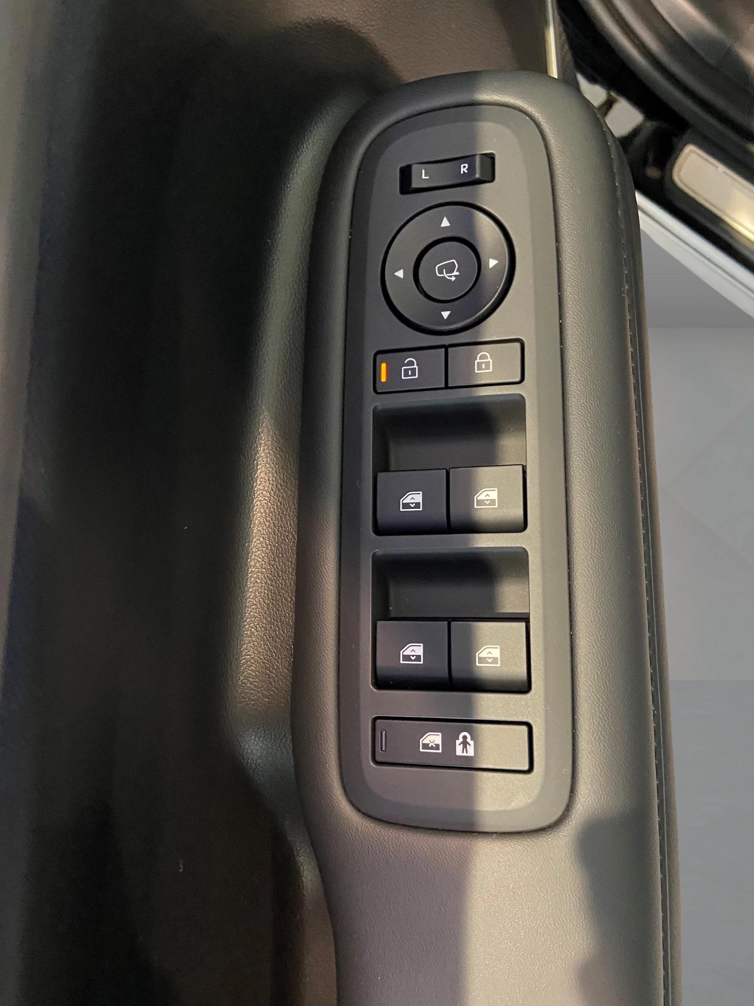Hyundai Santa Fe Luxury Dual Sunroof