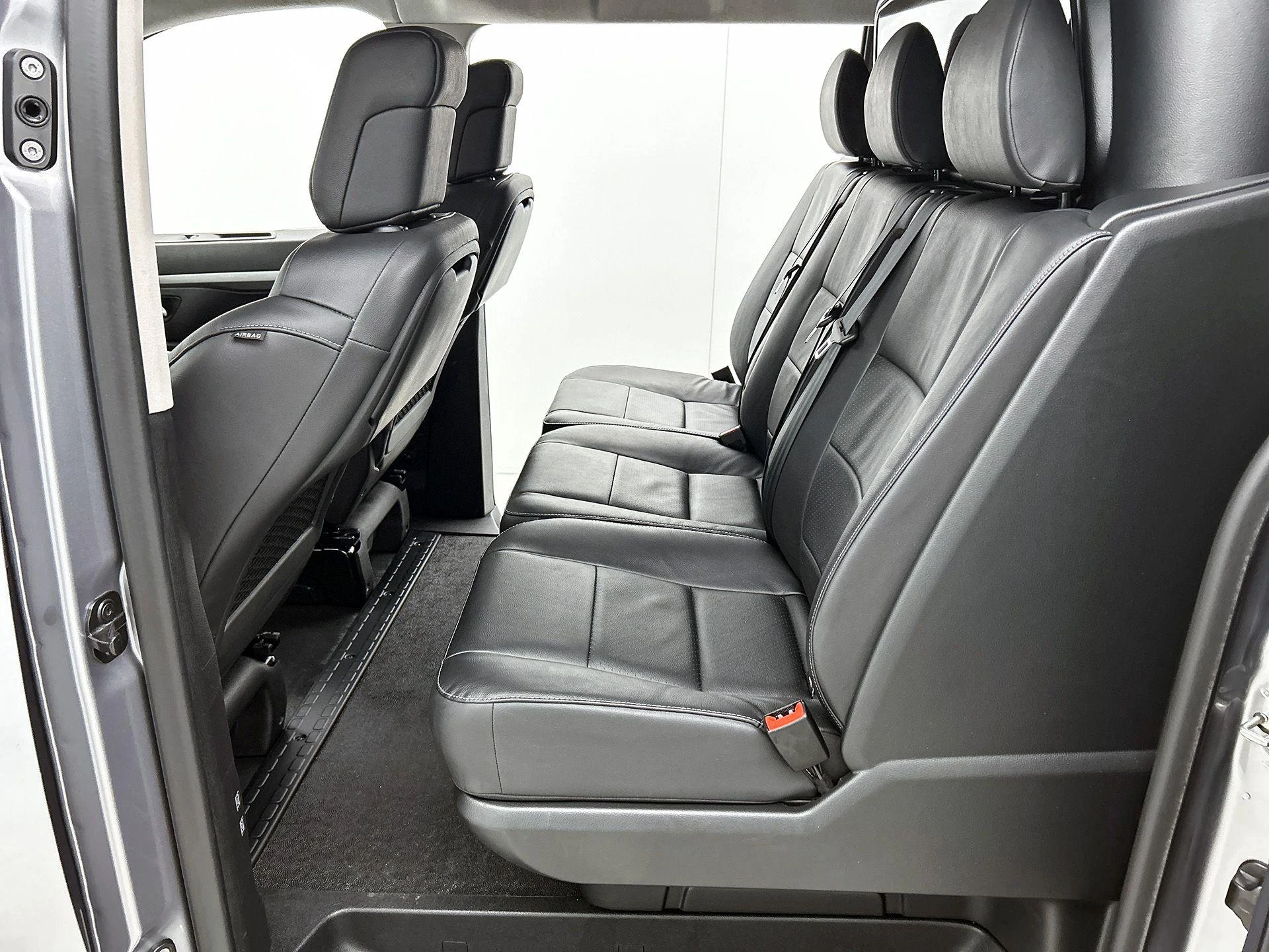 Opel-Vivaro-image-27