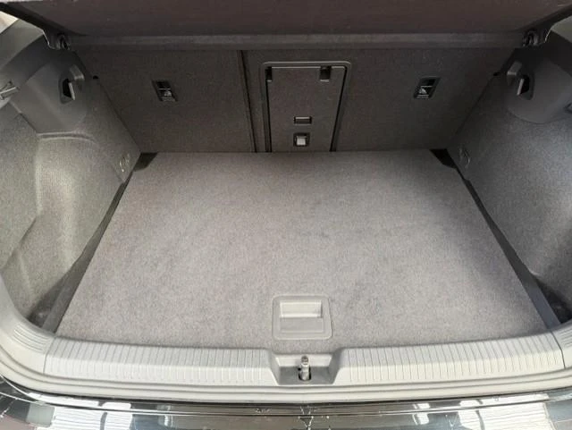Volkswagen-Golf-image-14