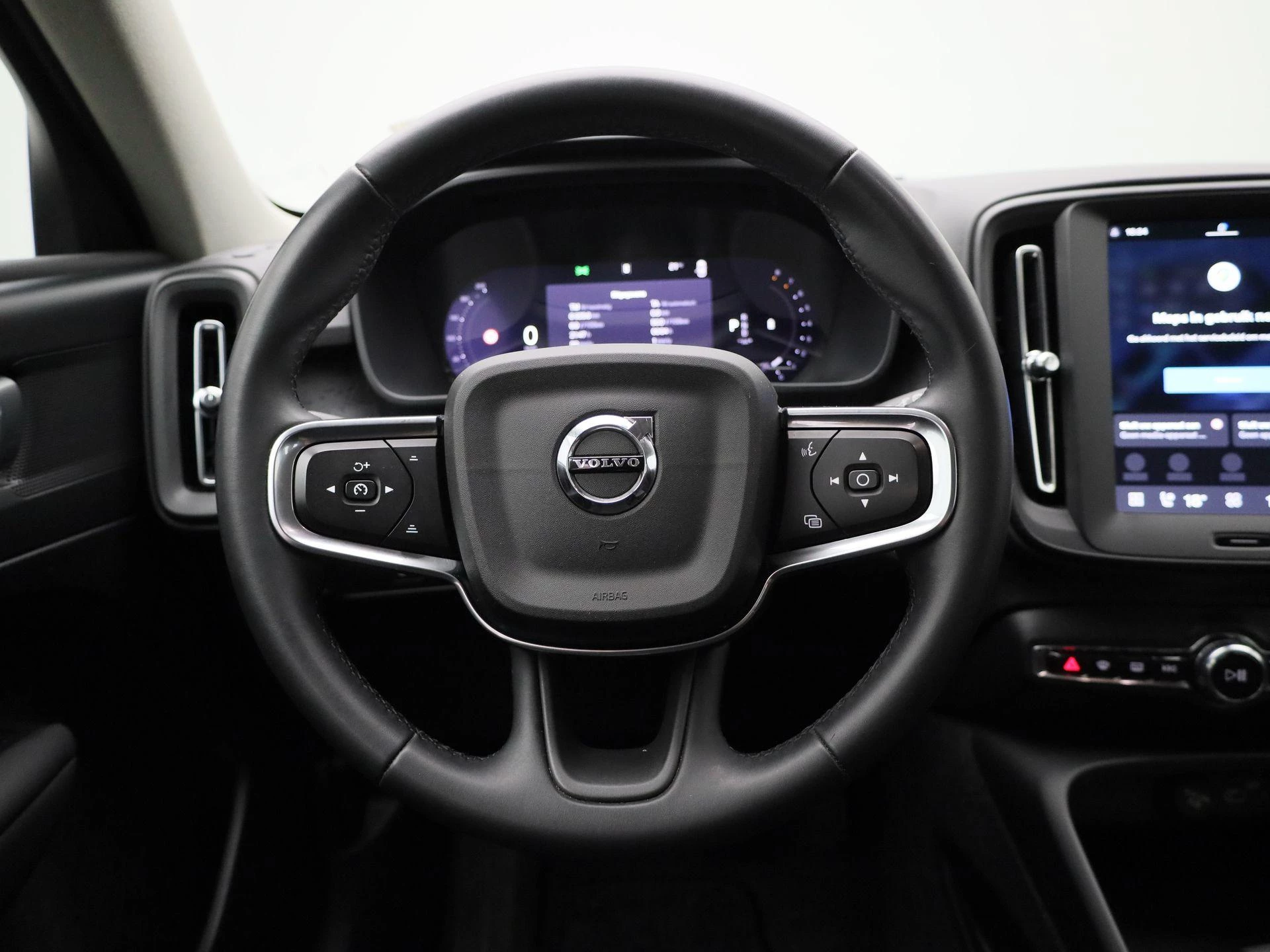 Volvo-XC40-image-6