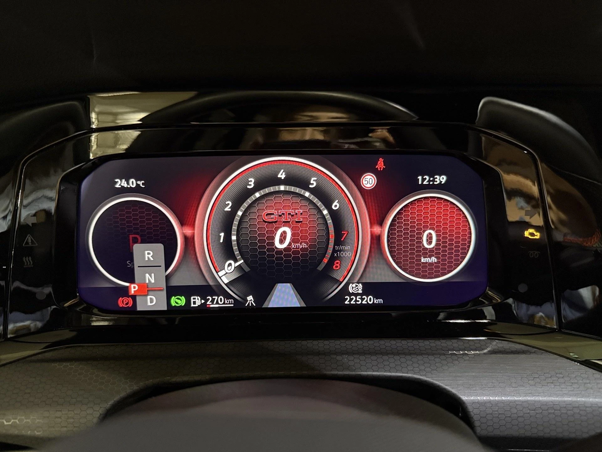 Volkswagen-Golf-image-1