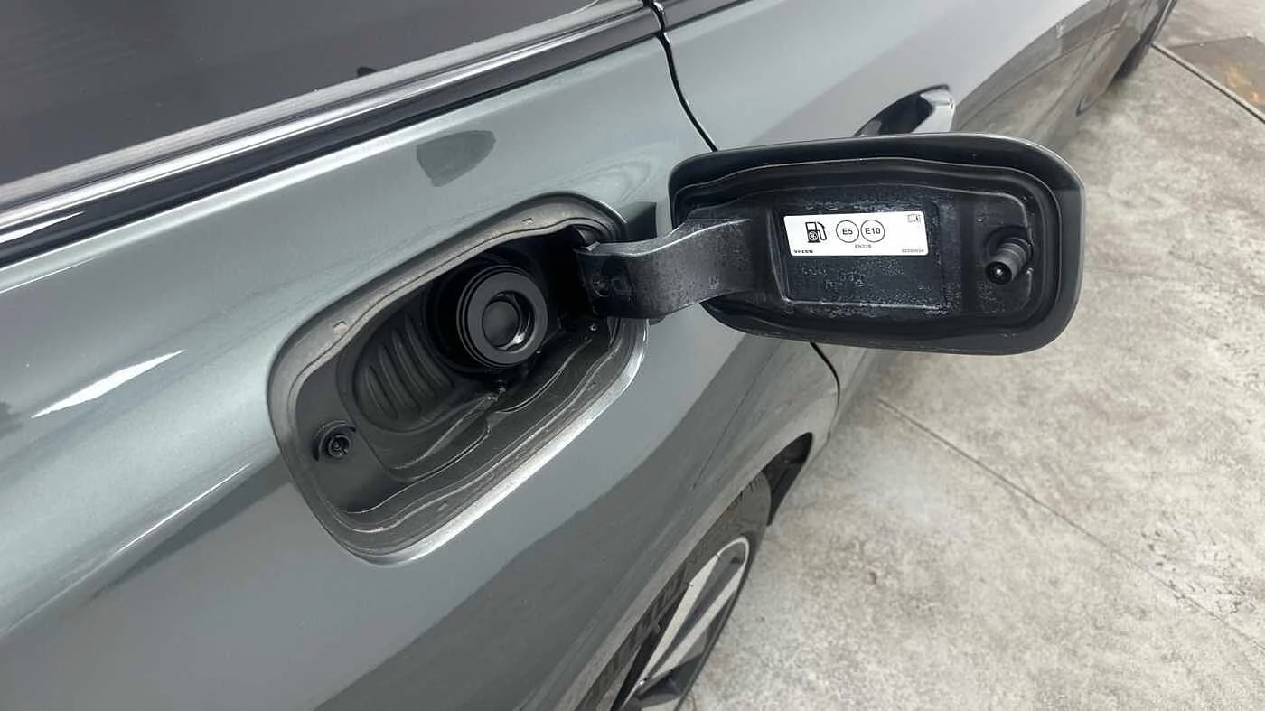 Volvo-V60-image-23