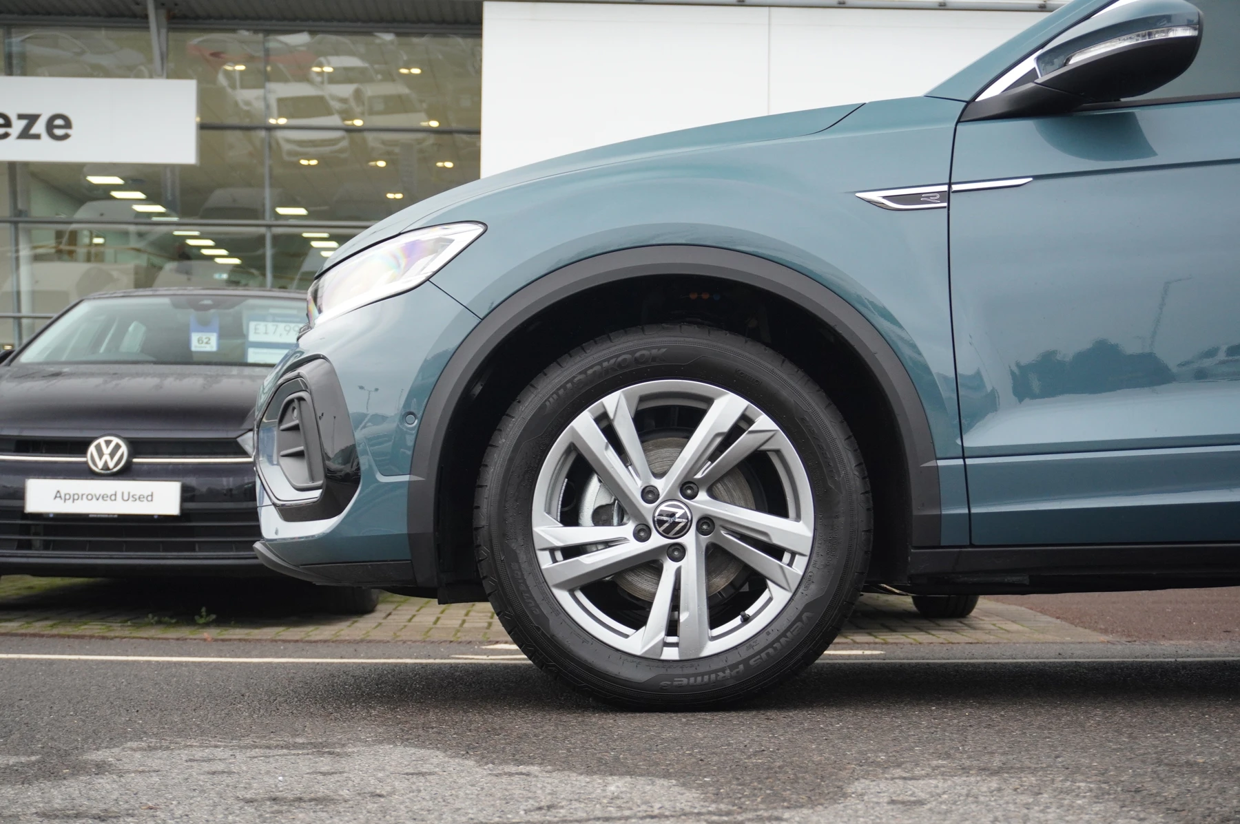 Volkswagen-T-Roc-image-4