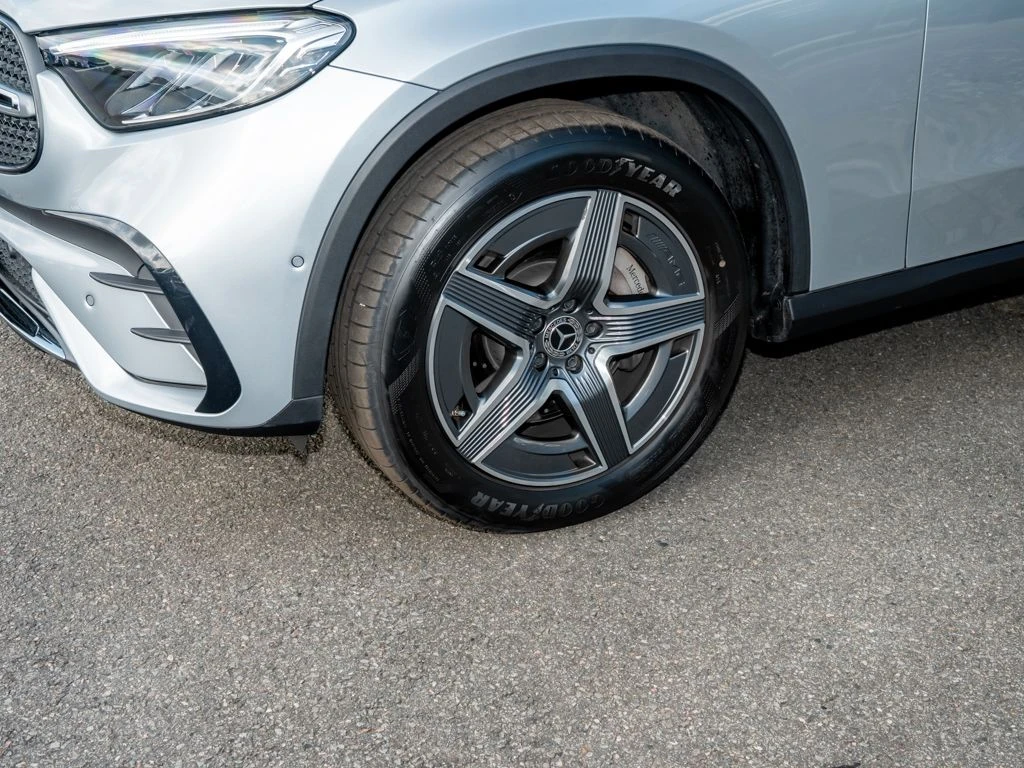 Mercedes-Benz-GLC 300 d-image-6