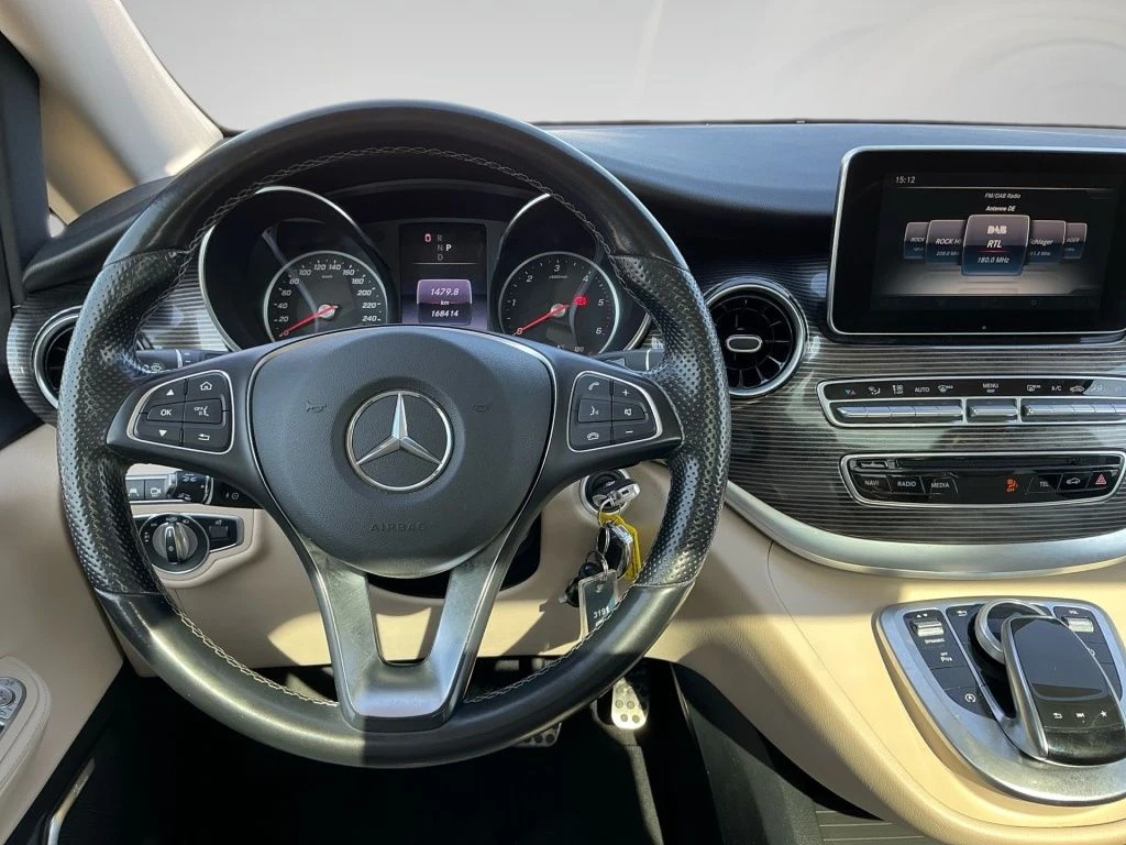 Mercedes-Benz-V-Klasse 300-image-11
