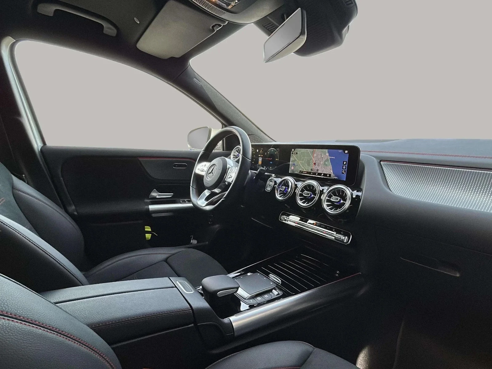 Mercedes-Benz-EQA-image-12