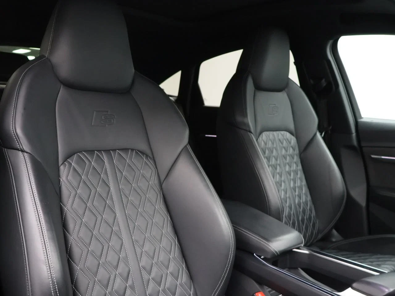 Audi-e-tron-image-9
