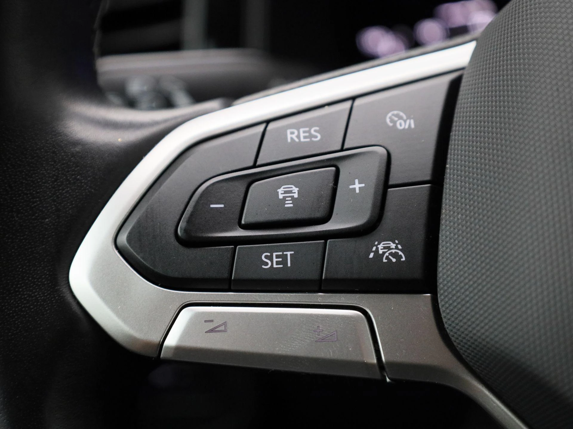 Volkswagen-Polo-image-17