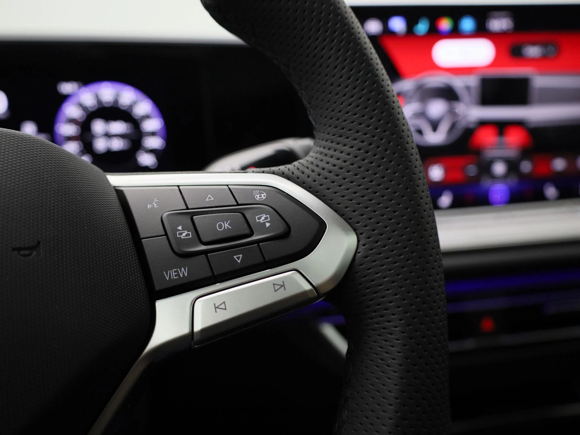 Volkswagen-Tiguan-image-24