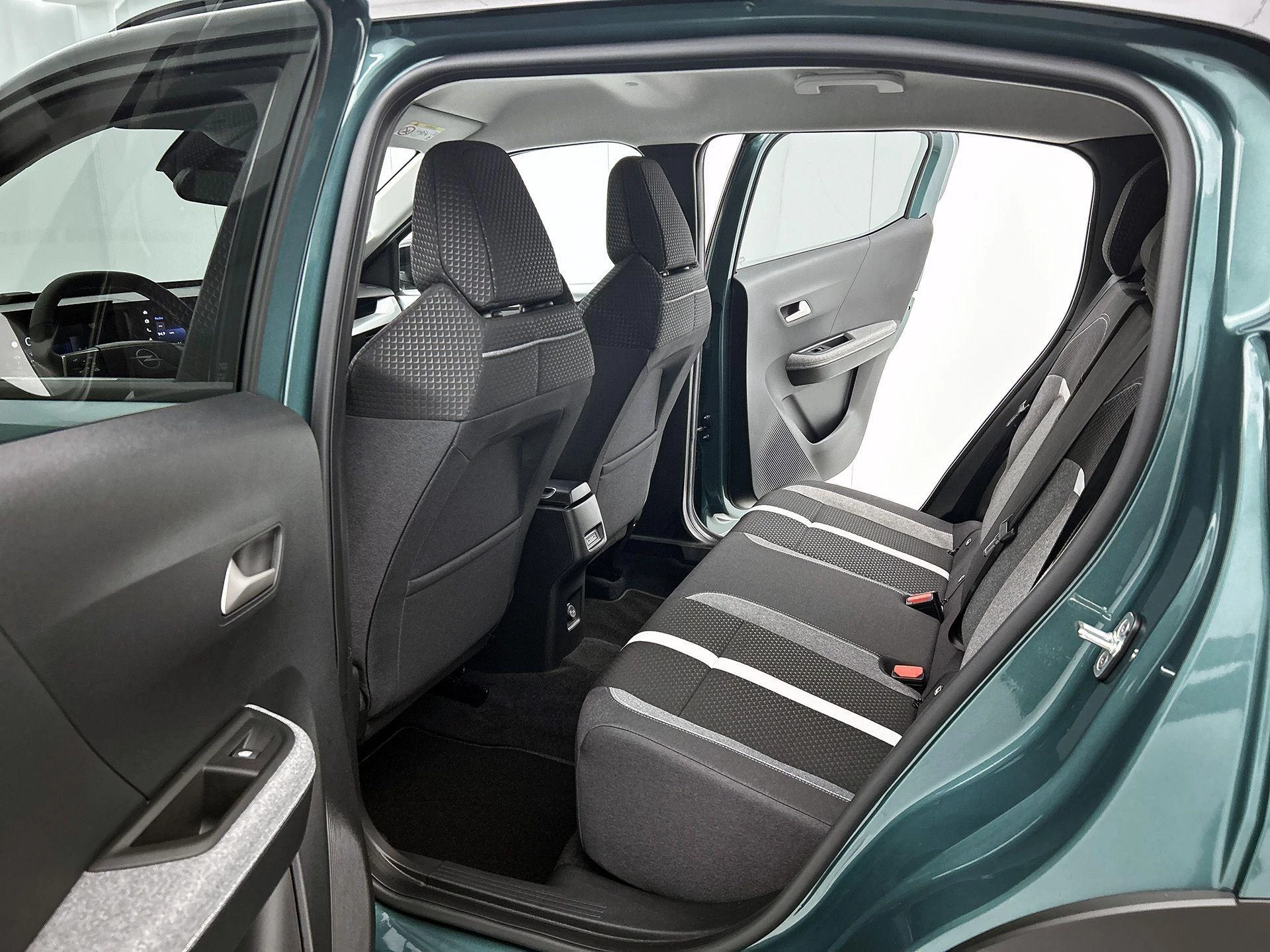 Opel-Frontera-image-11