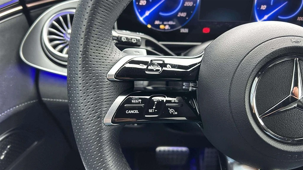 Mercedes-Benz-EQE-image-13