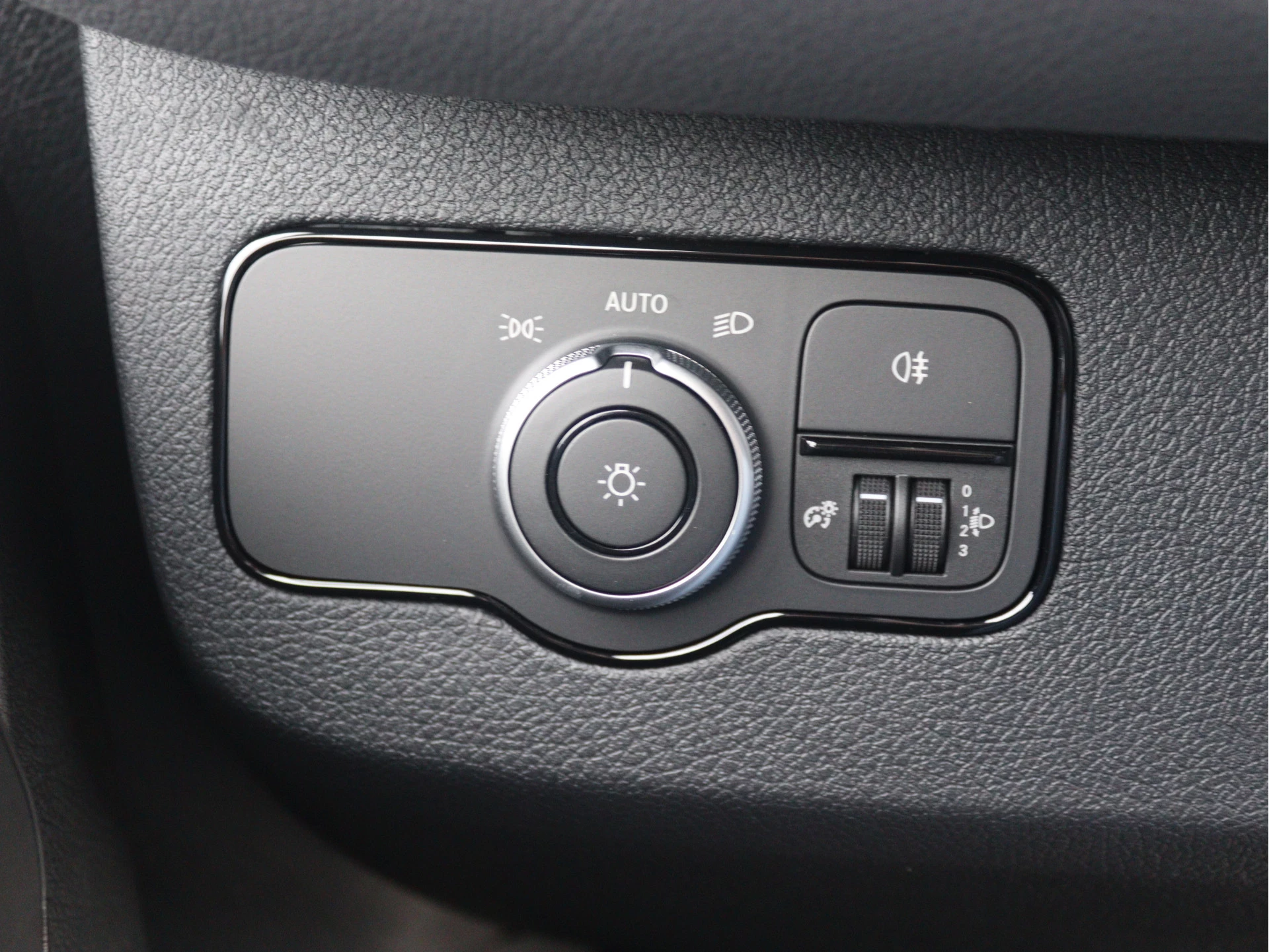 Mercedes-Benz-Sprinter-image-11