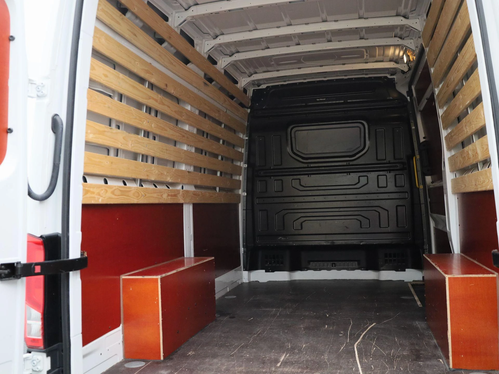 Volkswagen-Crafter-image-16