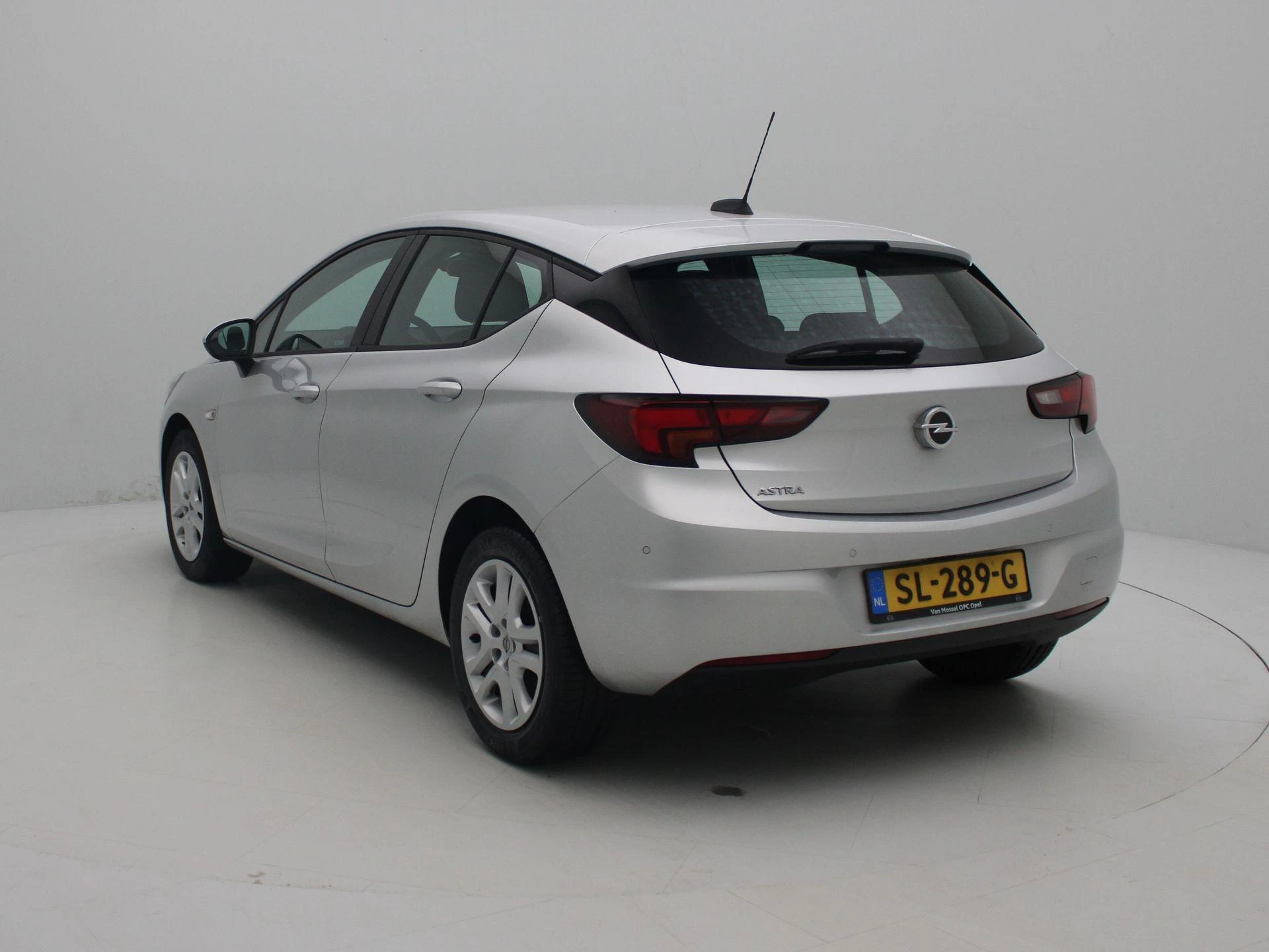 Opel-Astra-image-1