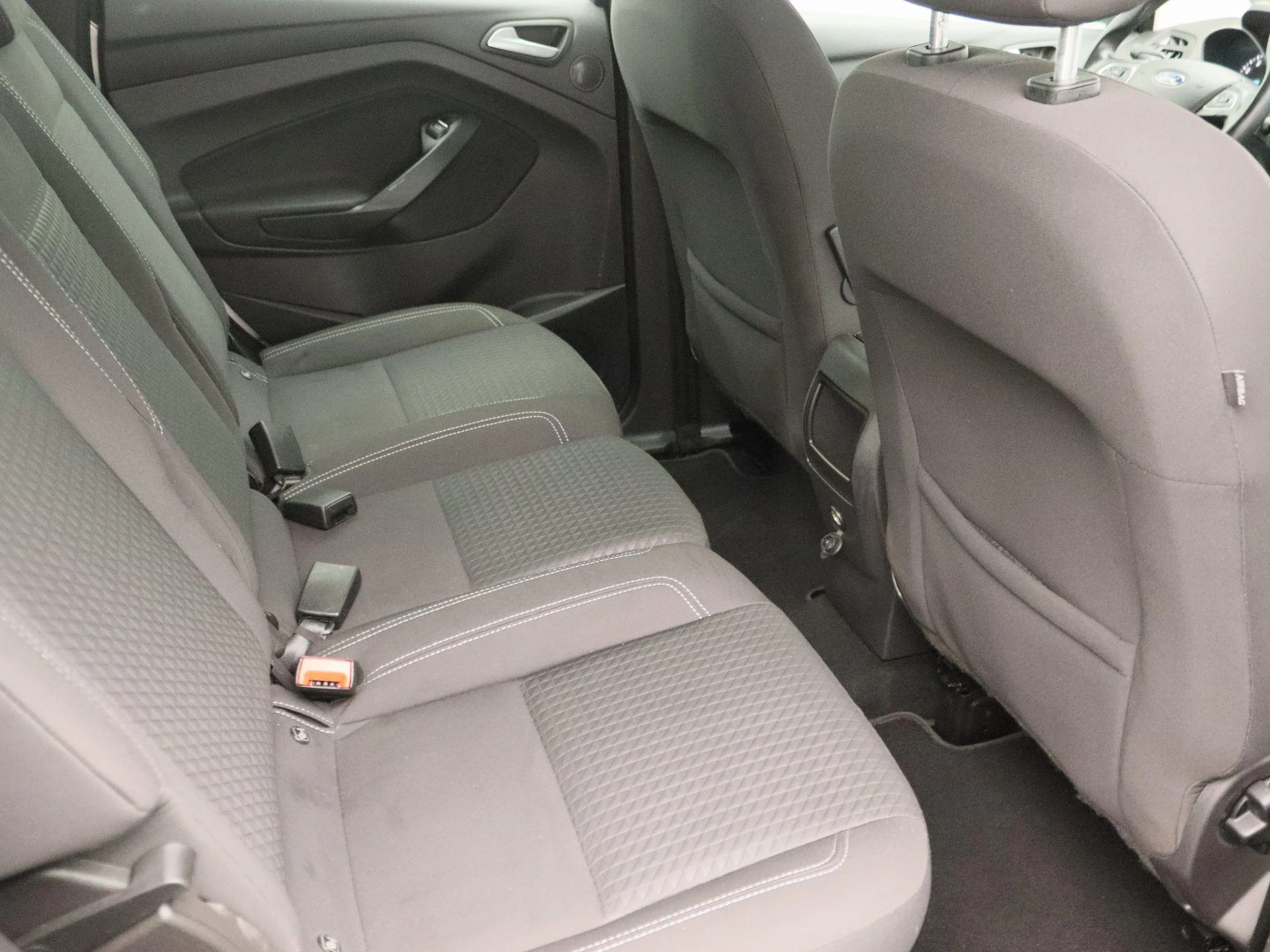 Ford-C-MAX-image-24