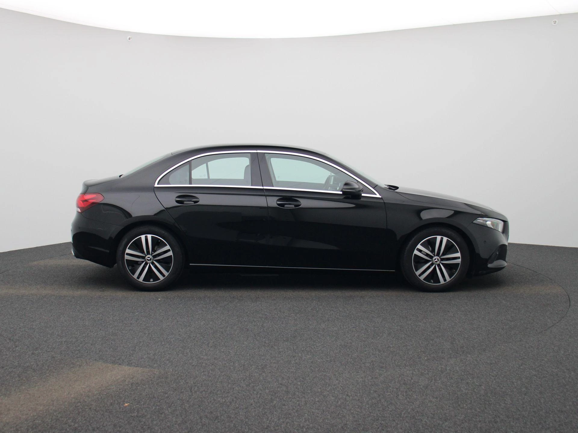 Mercedes-Benz-A-Klasse-image-5