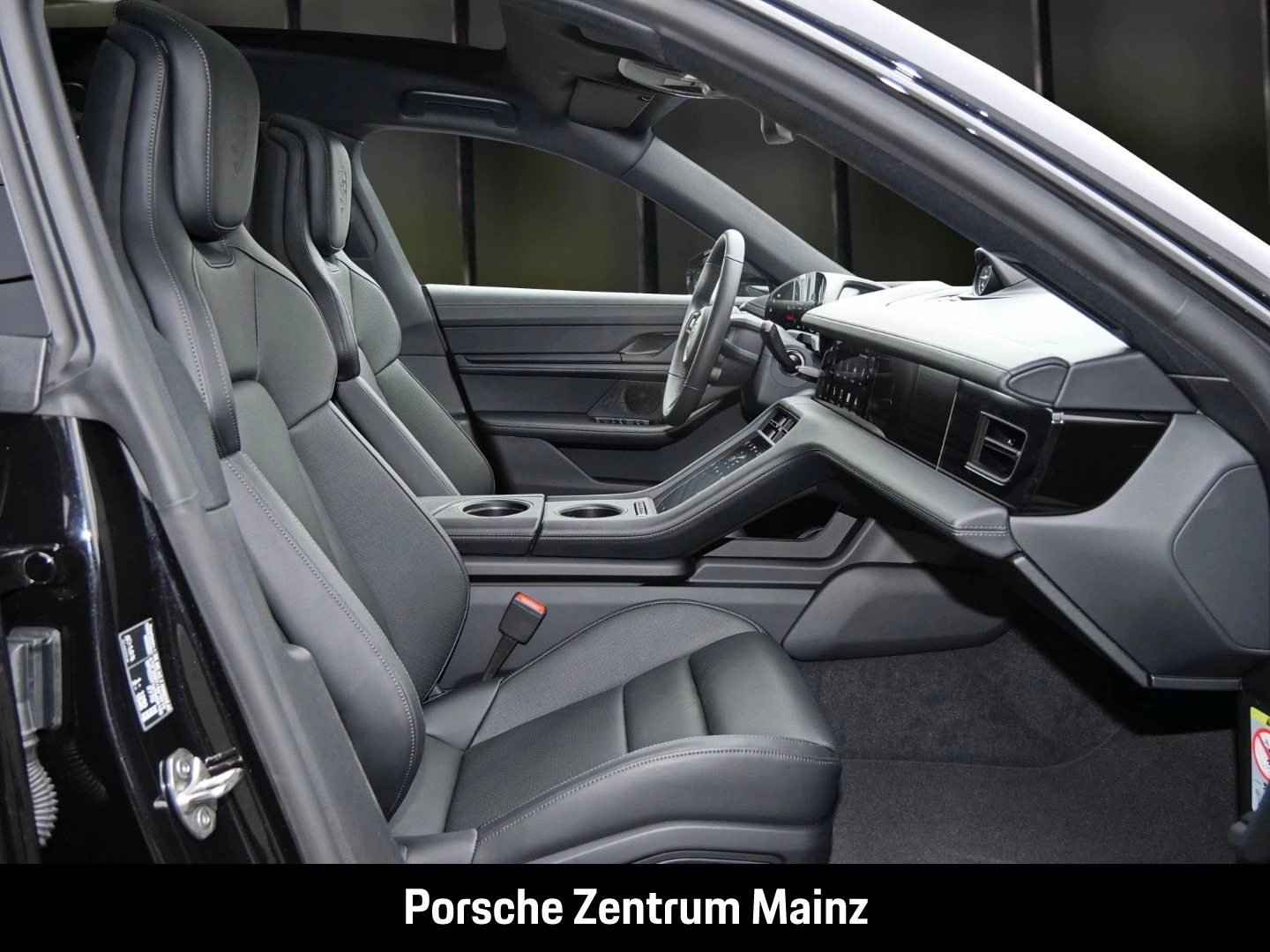 Porsche Taycan Sport Turismo Black Edition NW ZUM HAUSPR black edition