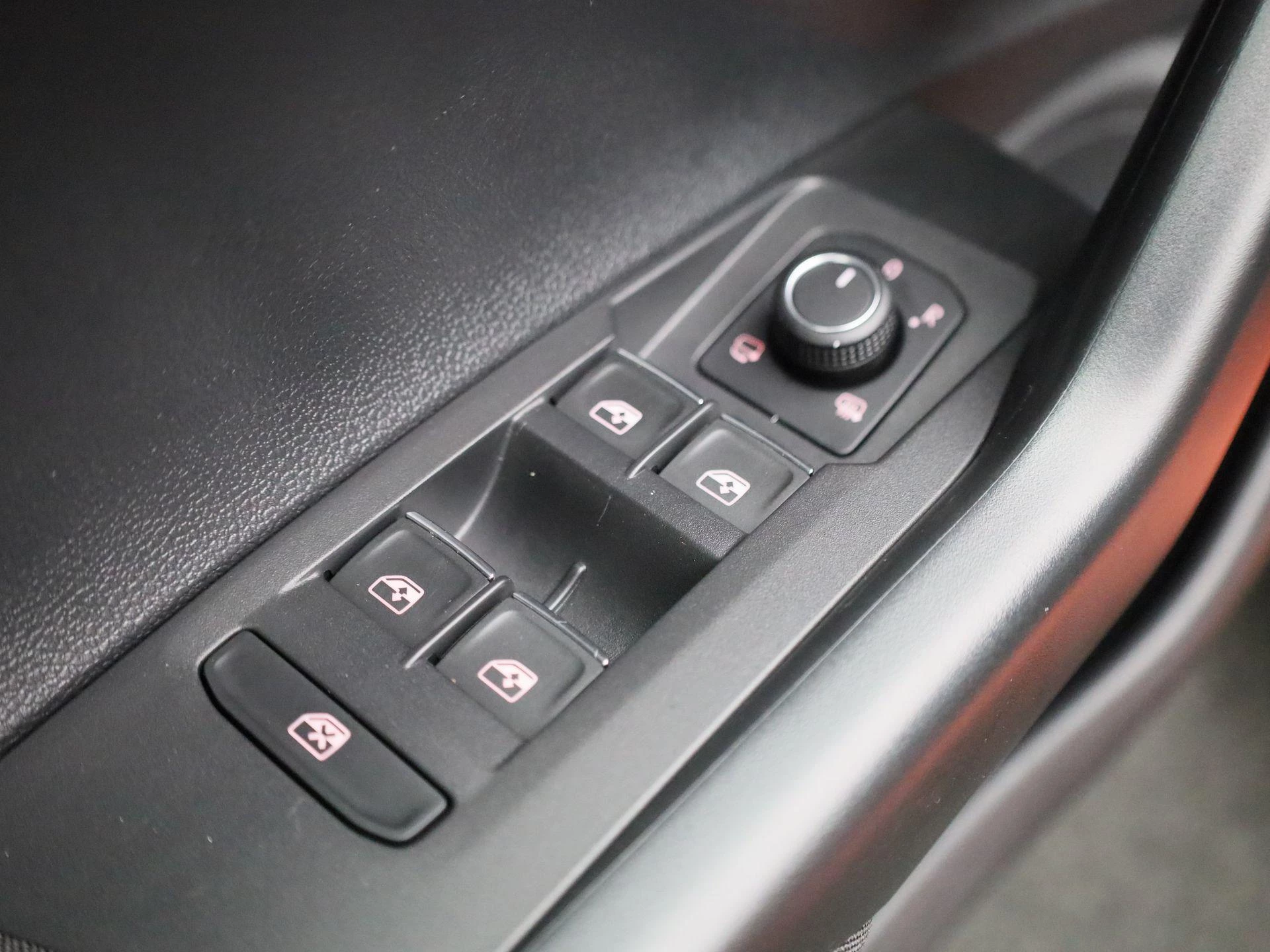 Volkswagen-Polo-image-28