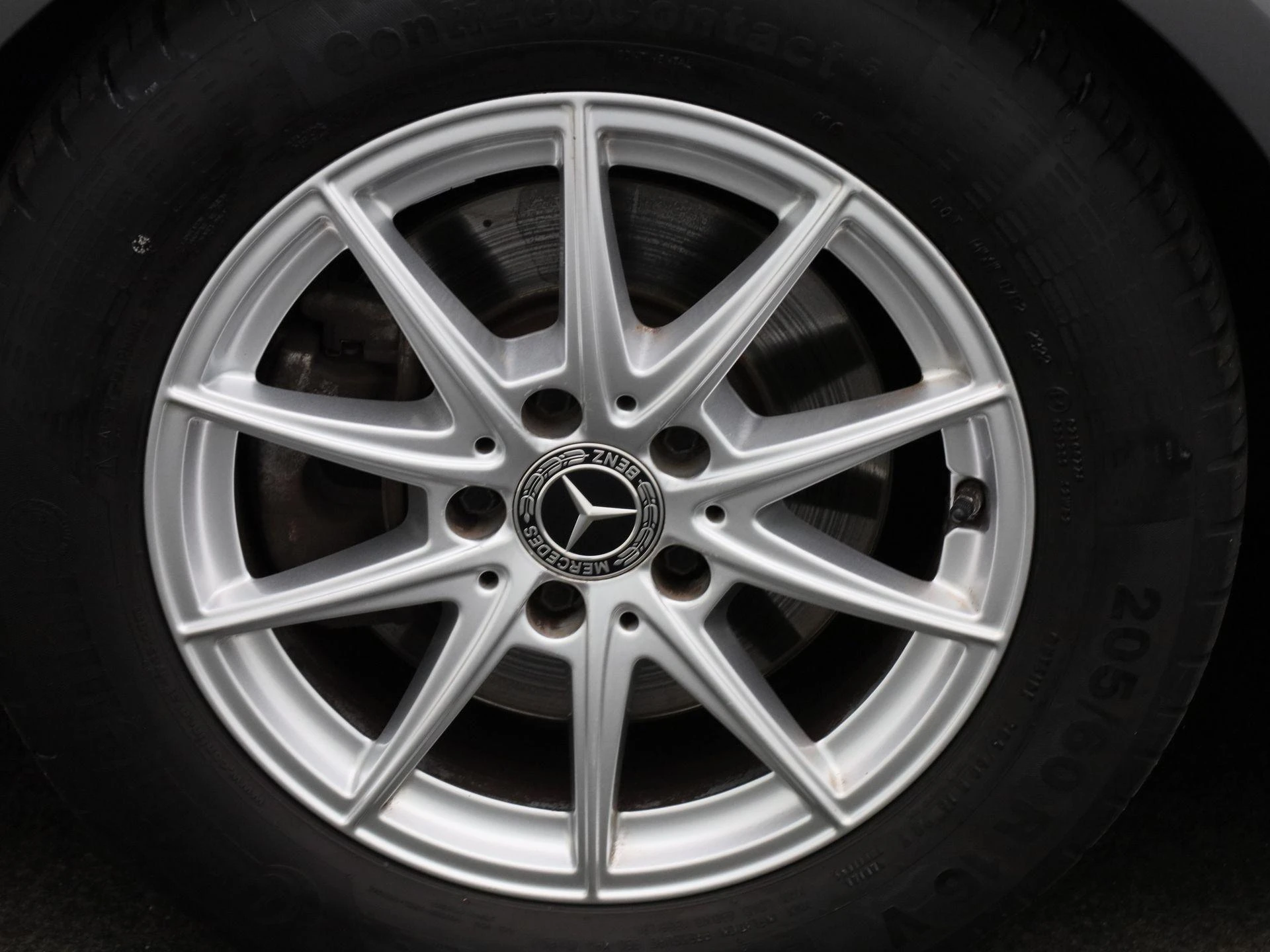 Mercedes-Benz-CLA-image-11