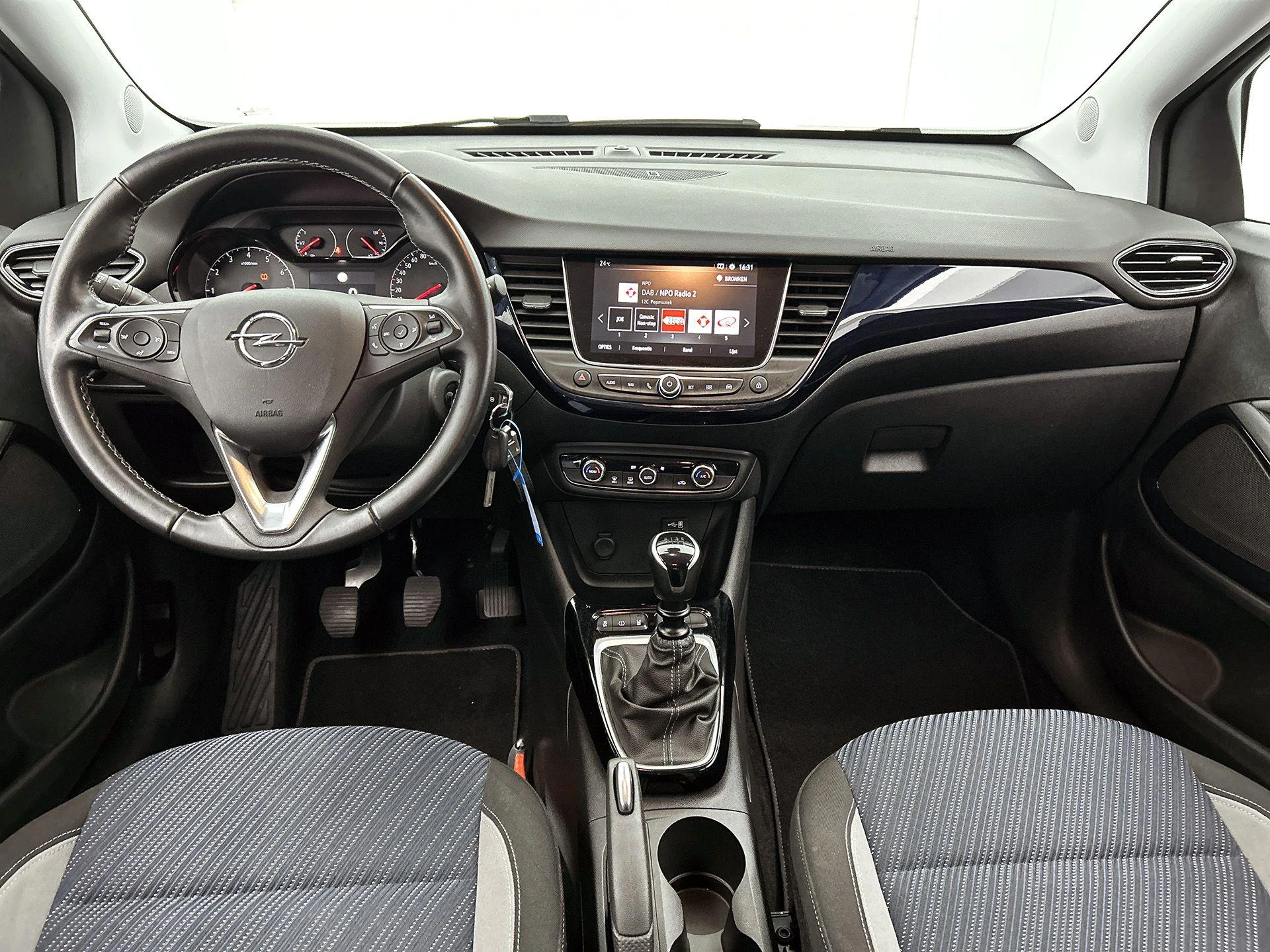 Opel-Crossland X-image-21
