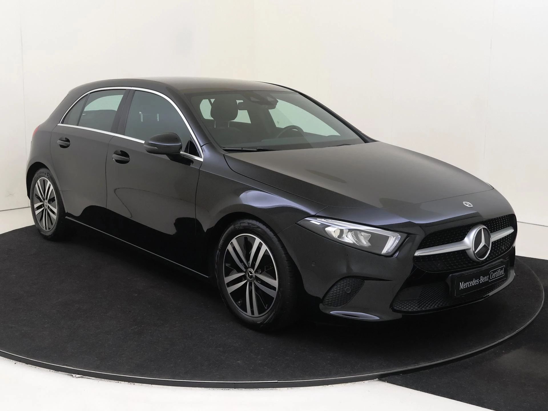 Mercedes-Benz-A-Klasse-image-1