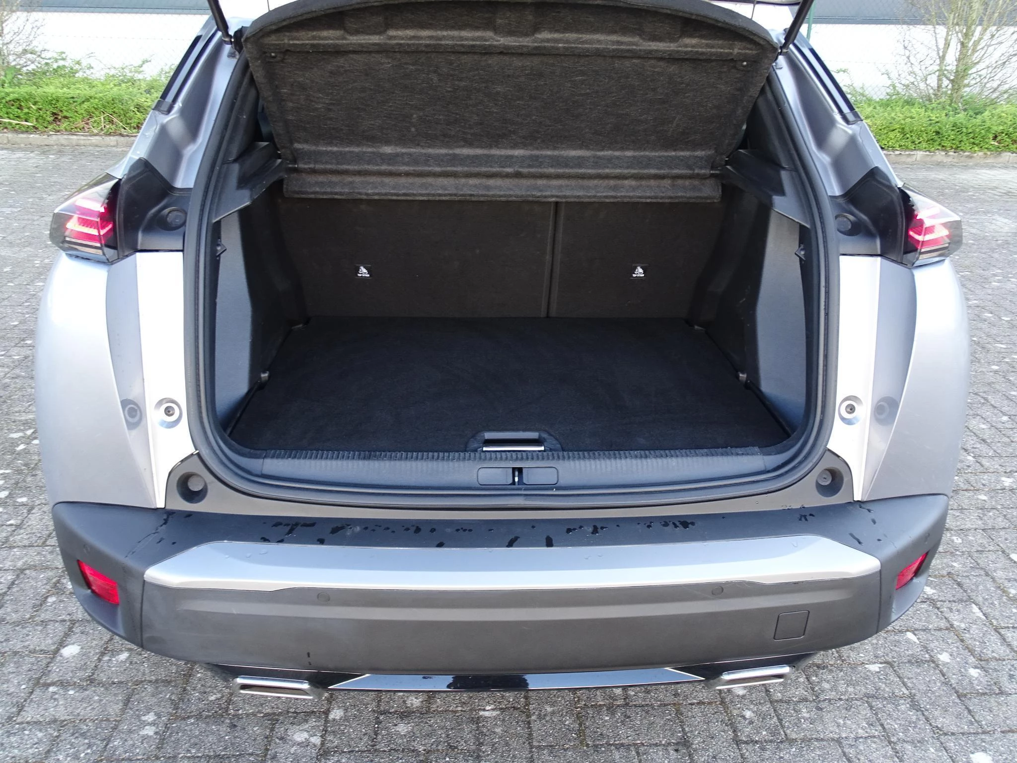 Peugeot 2008 1.2 HYBRID 145 e-DSC6 Allure