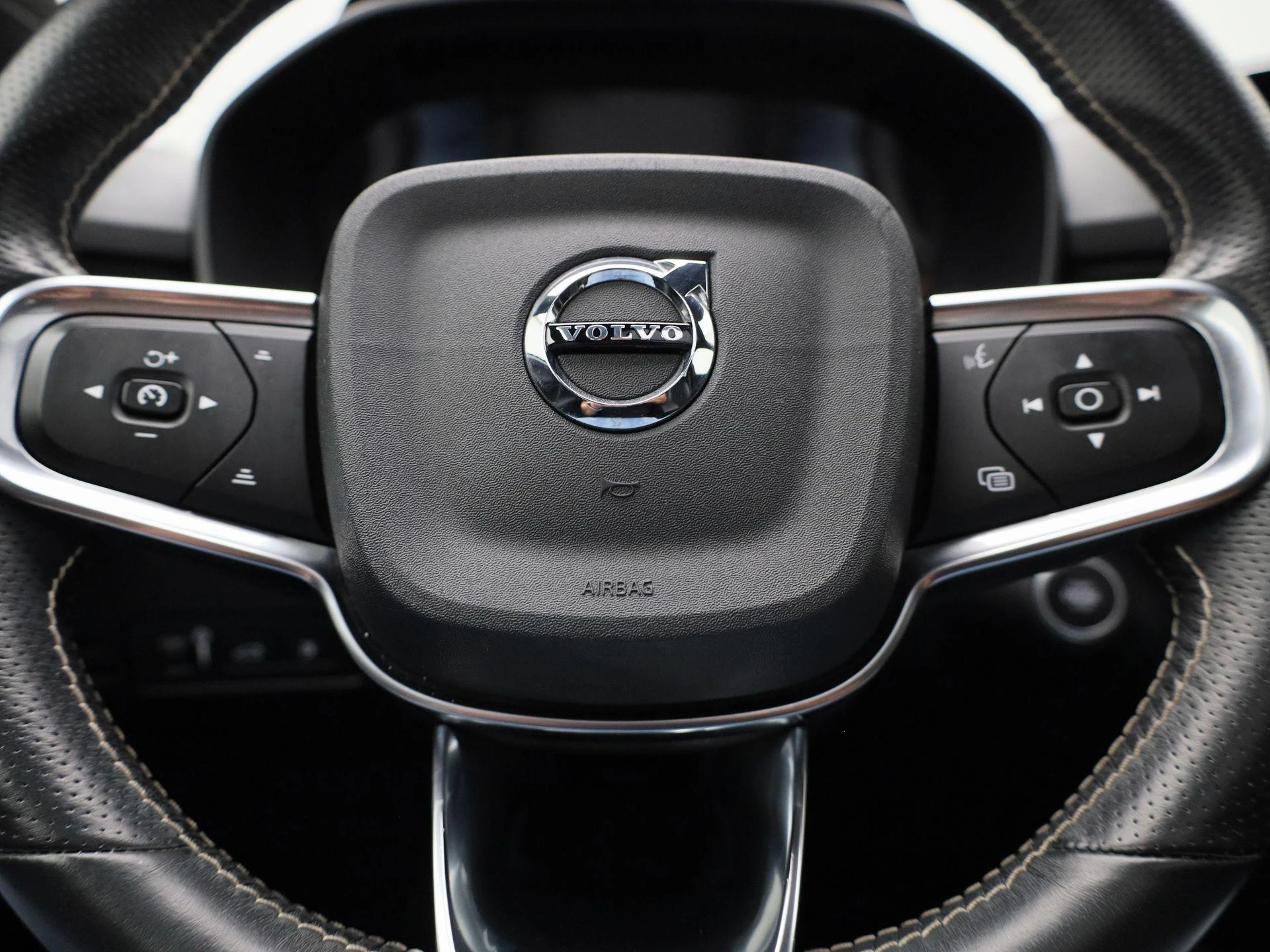 Volvo-XC40-image-27