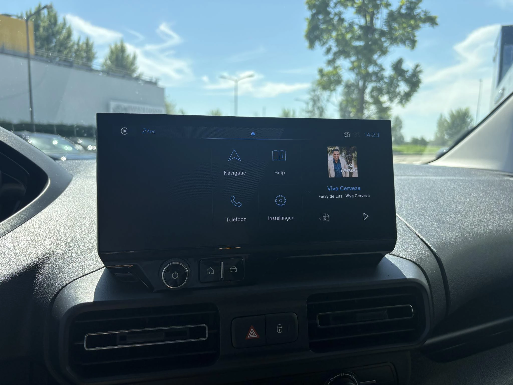 Peugeot-e-Partner-image-18
