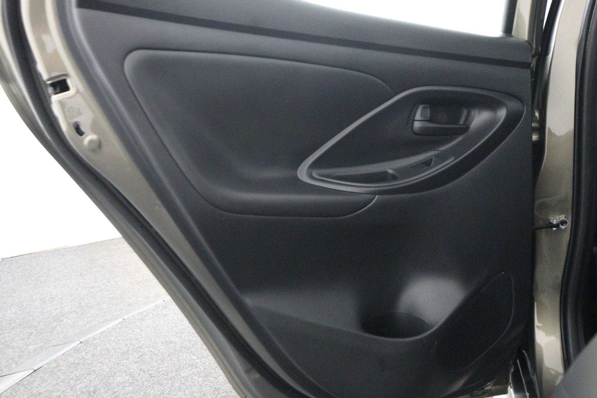 Mazda-2 Hybrid-image-31