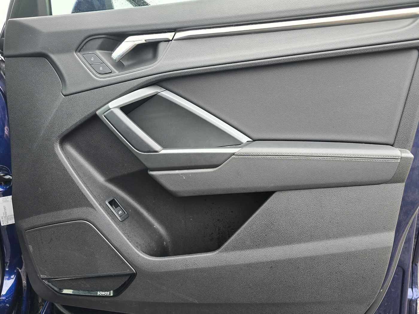 Audi-Q3-image-10