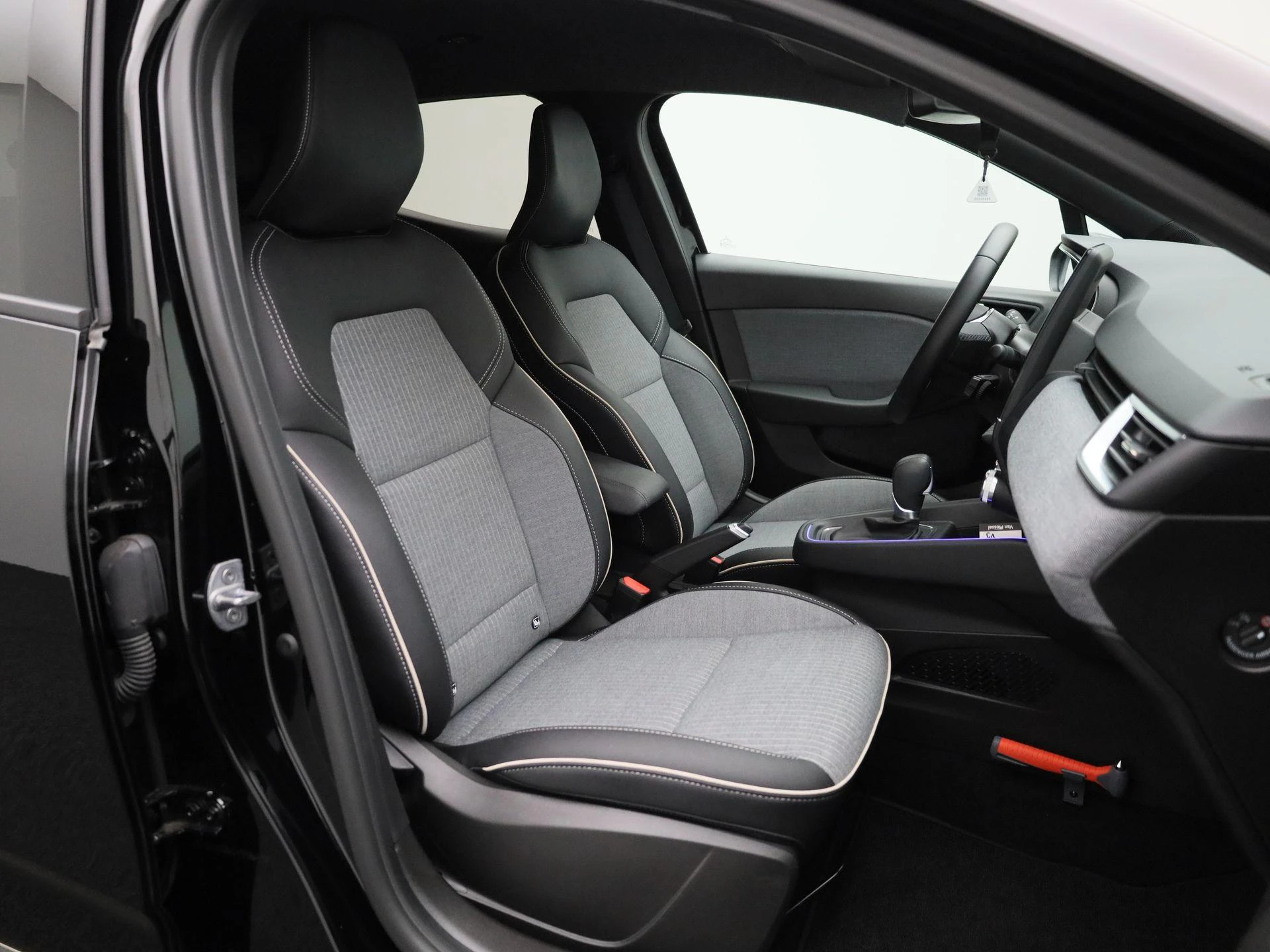Renault-Clio-image-32