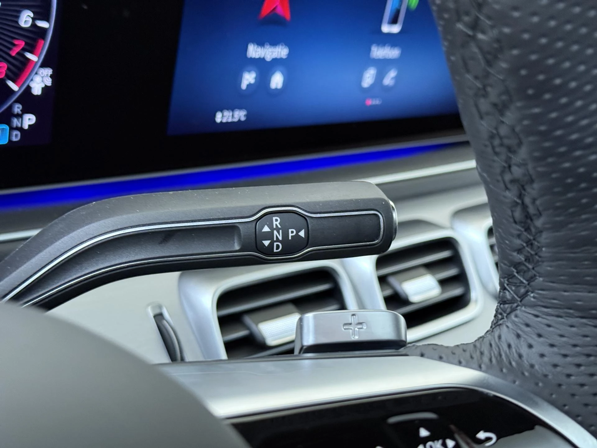 Mercedes-Benz-GLE-image-17