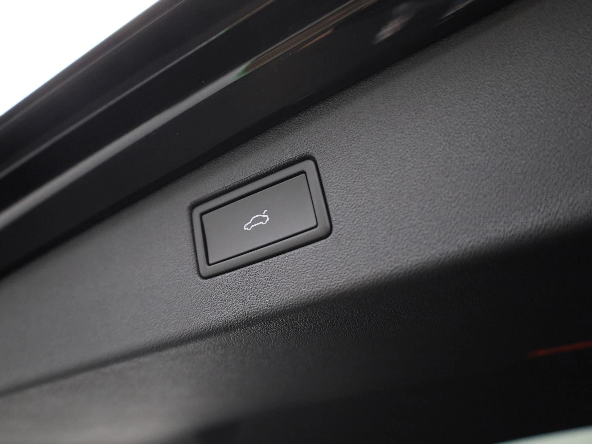 Volkswagen-Tiguan-image-12