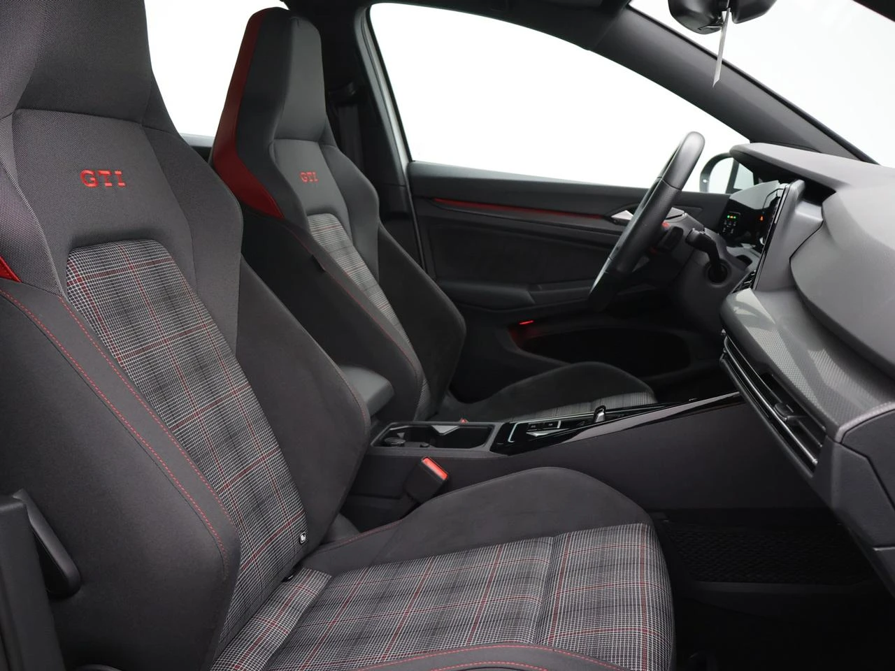 Volkswagen-Golf-image-4