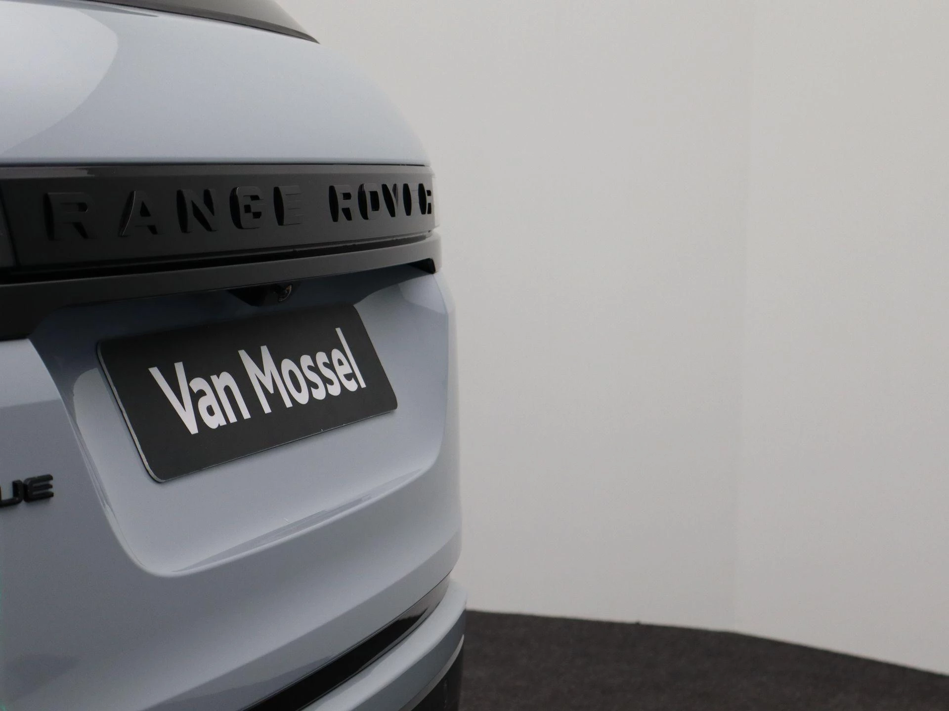 Land Rover-Range Rover Evoque-image-34