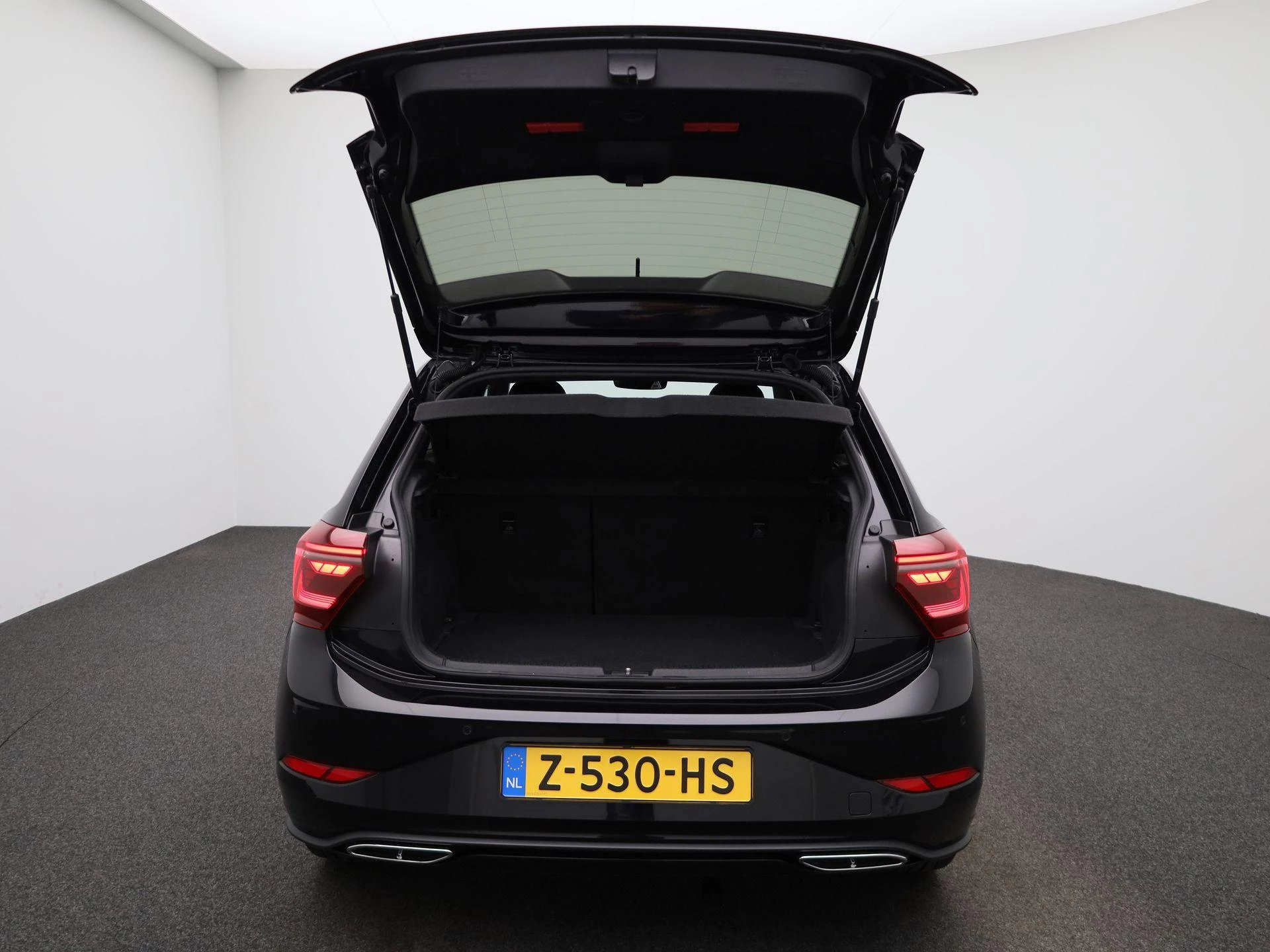 Volkswagen-Polo-image-10