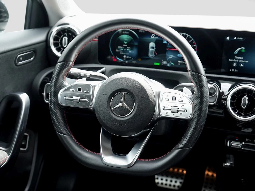 Mercedes-Benz A-Klasse 250 e AMG Line /Navi/RFK/GRA/LED