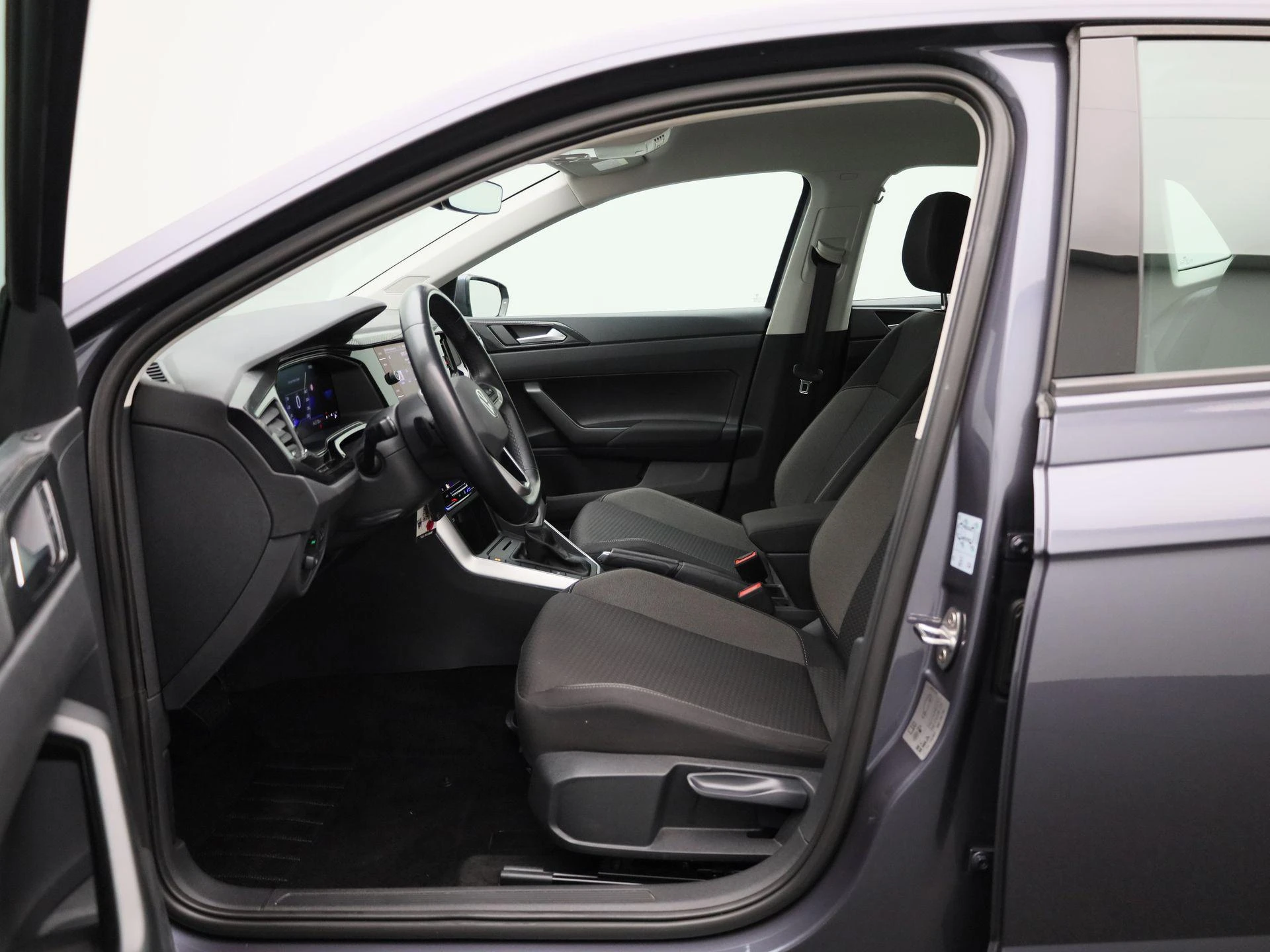 Volkswagen-Polo-image-8