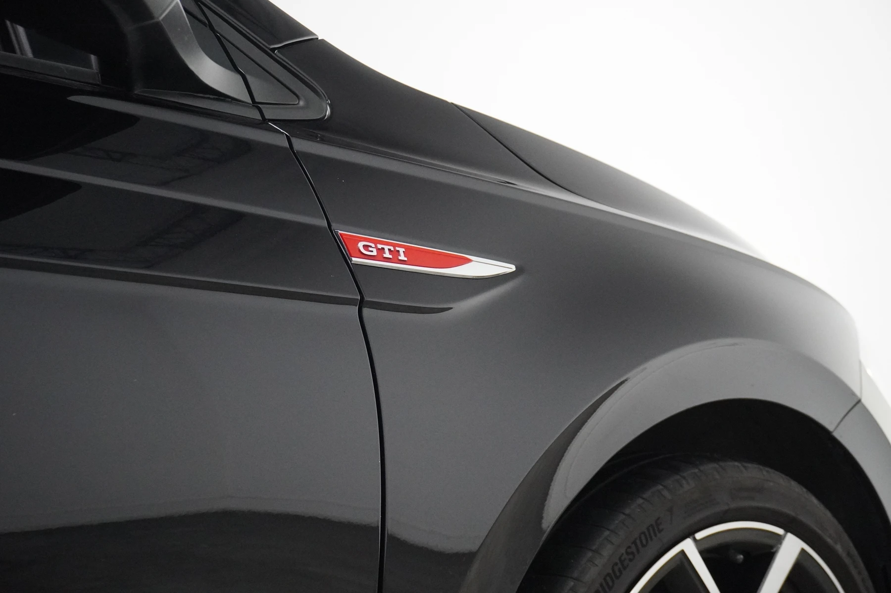 Volkswagen-Polo-image-36