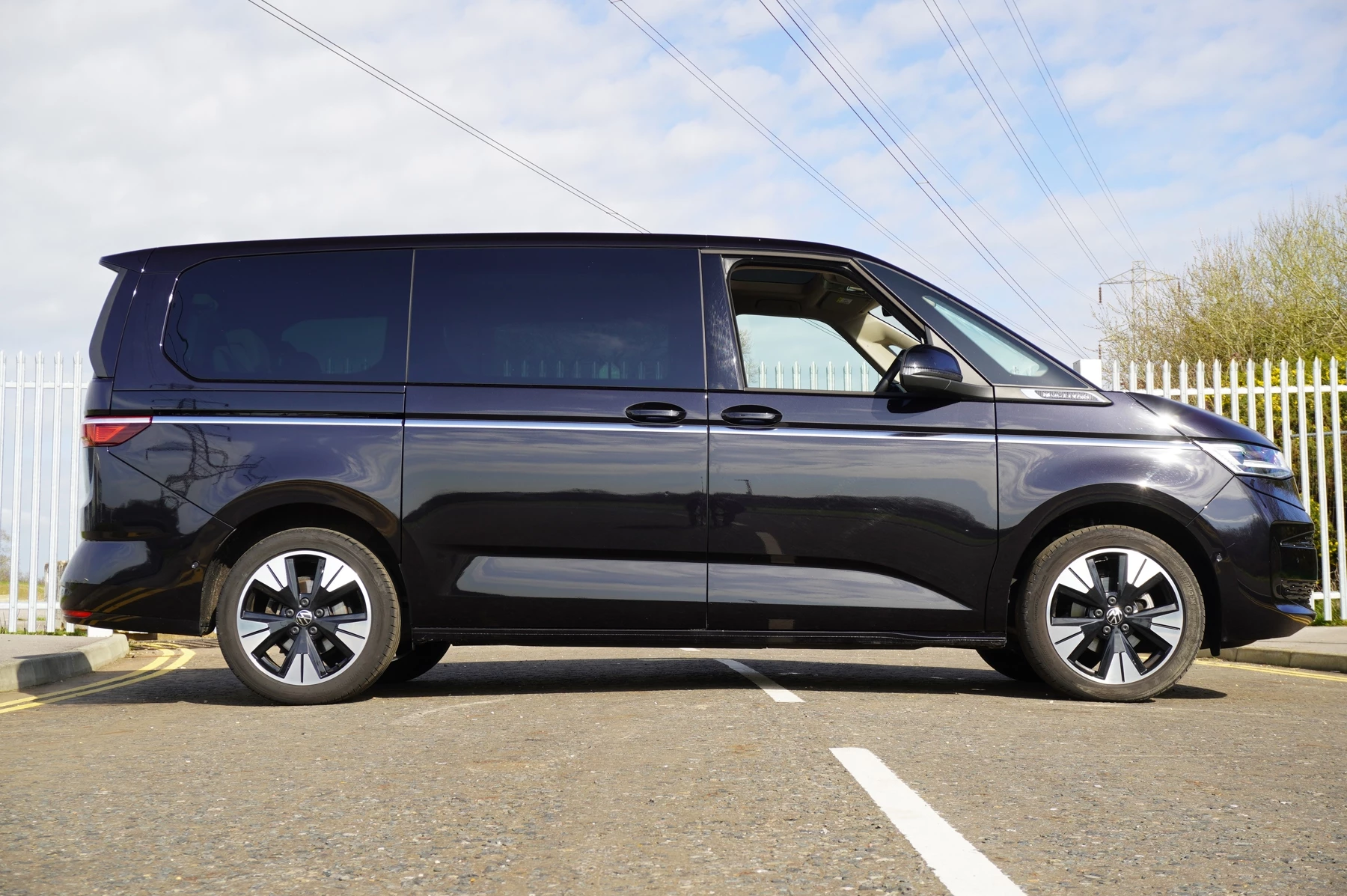 Volkswagen-Multivan-image-3