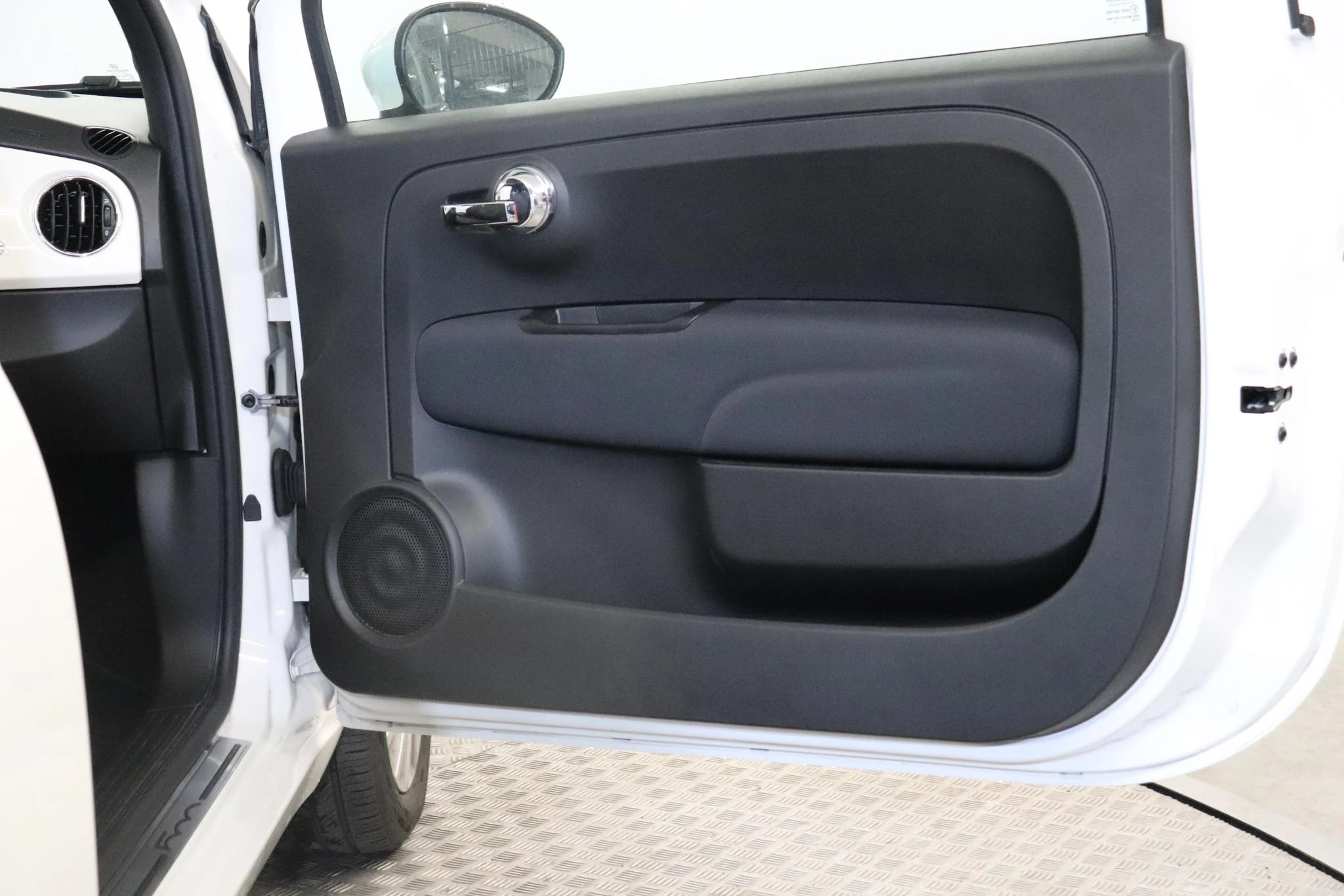 Fiat 500 (3-d) 1.0 Hybrid 70 Dolcevita 51kW