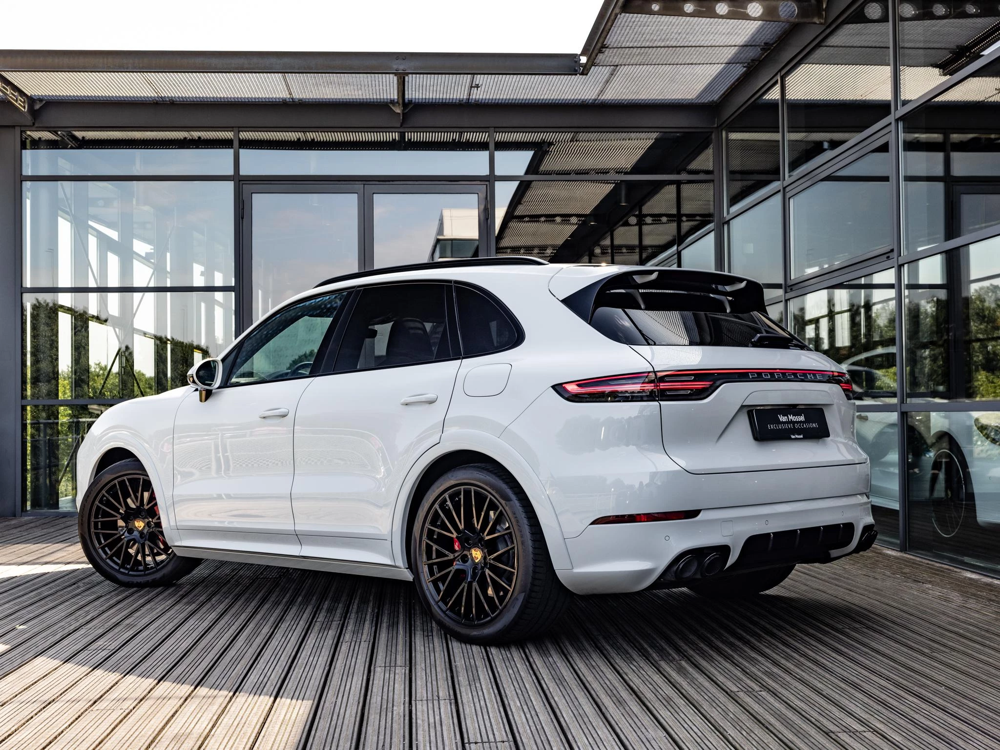 Porsche-Cayenne-image-1
