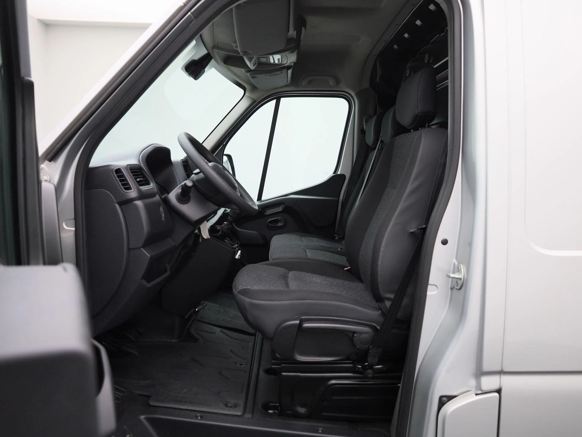 Opel-Movano-image-10