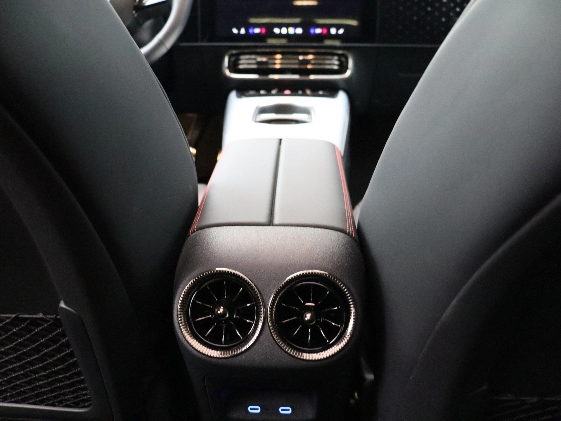 Mercedes-Benz-CLA-image-22
