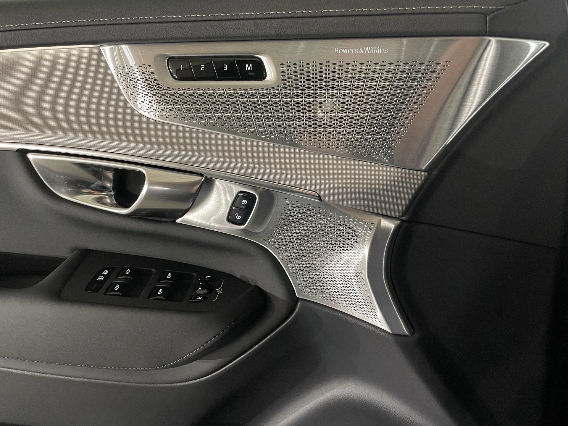Volvo-XC90-image-16