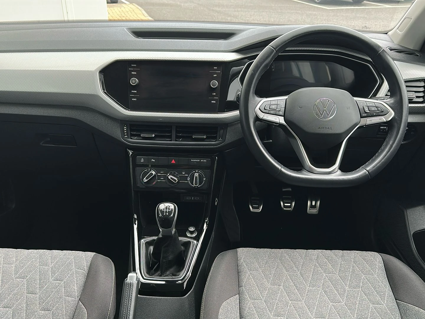 Volkswagen-T-Cross-image-3