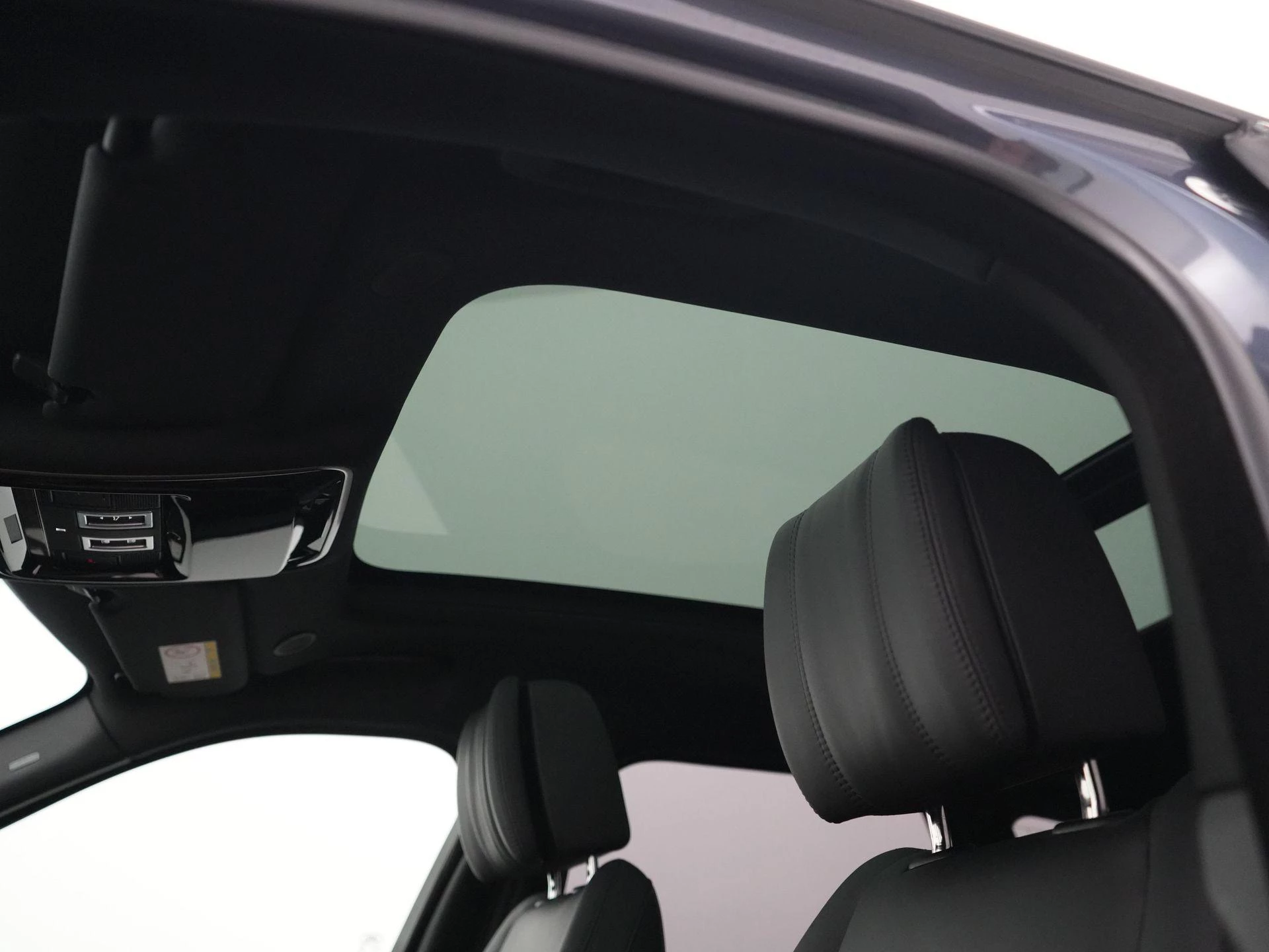 Land Rover-Range Rover Velar-image-38