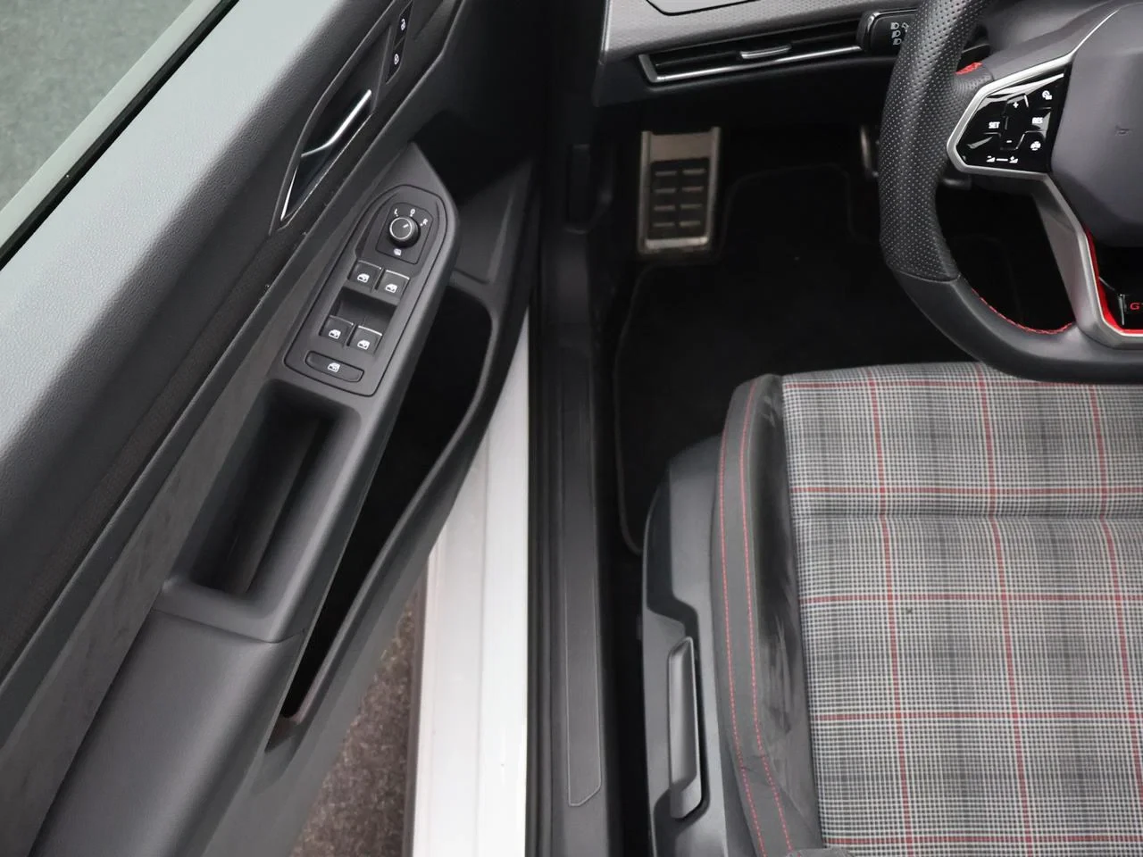 Volkswagen-Golf-image-21